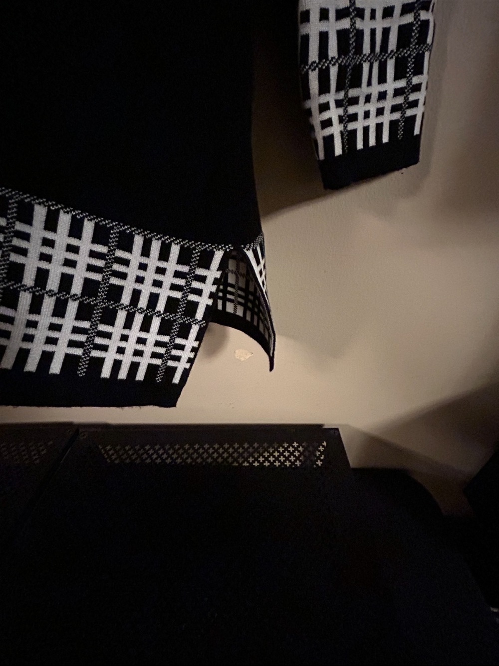Kim Rogers Black & White Plaid Trim Tunic Top – 1X - Picture 2 of 7